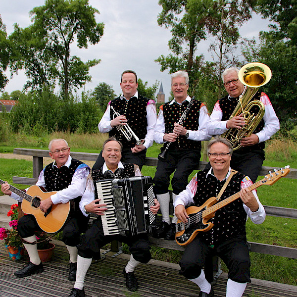 Orginal Reggetaler Spatzen en Reggestad Muzikanten
